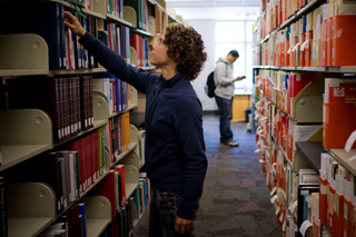 Student in OSU's Valley Library